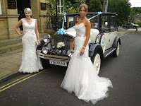 Wight Ribbon Wedding Car Hire 1074725 Image 5